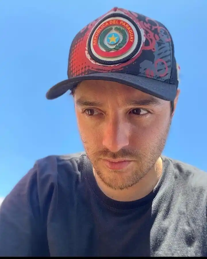 Un influencer de la ciudad ofrece su camioneta para ayudar a las personas inundadas