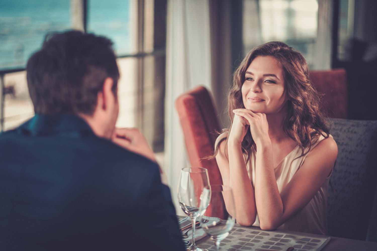 Darse un tiempo íntimo para la pareja, dialogar y fortalecer el vínculo es el objetivo del curso. (Imagen ilustrativa)