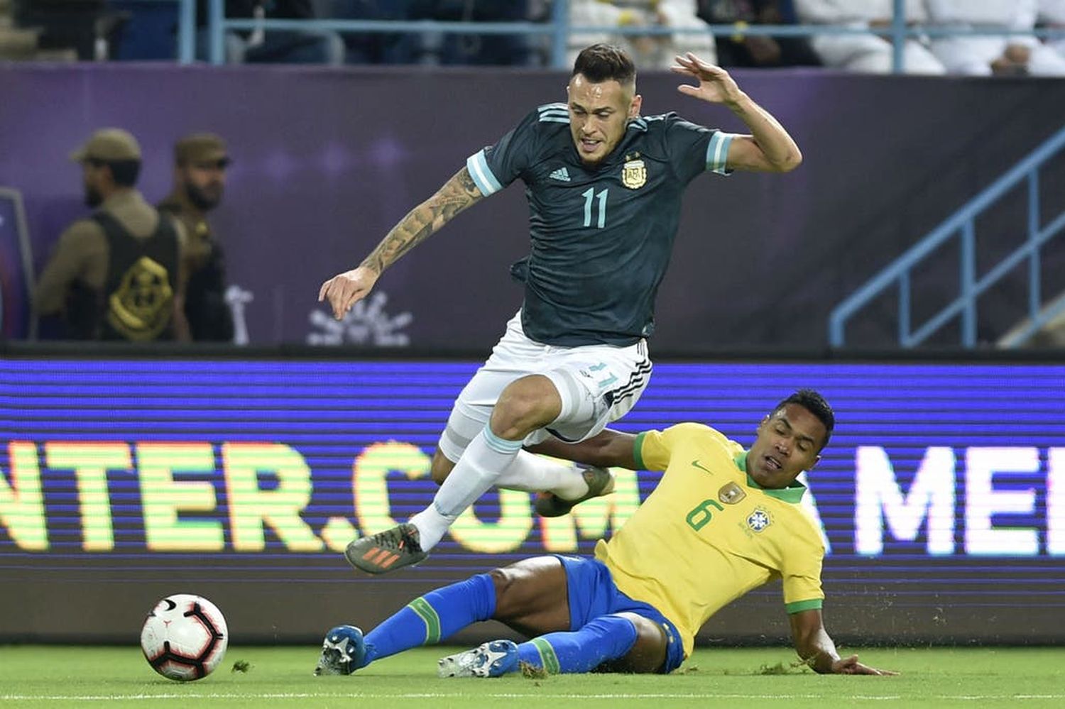 Ocampos se lesionó y no viajará a Tel Aviv