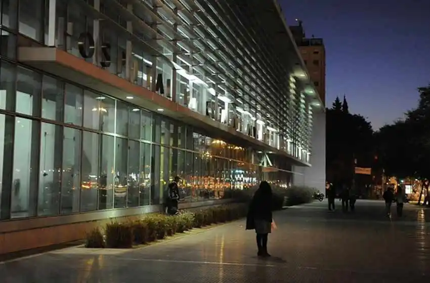 Asalto y disparo: dos delincuentes balearon a un hombre que se resistió a un robo