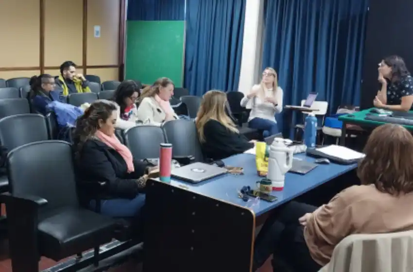 Especialistas del CONICET dictaron un curso sobre microplásticos