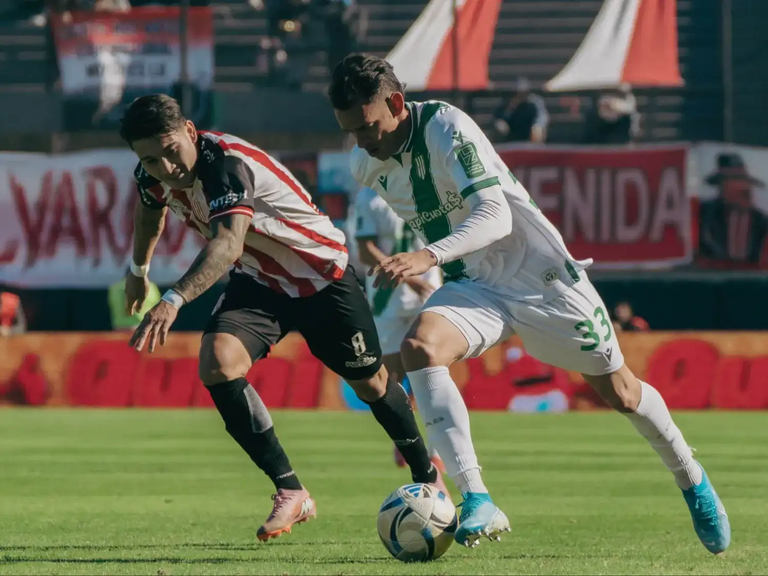 Barracas cayó ante Banfield y depende de otros resultados