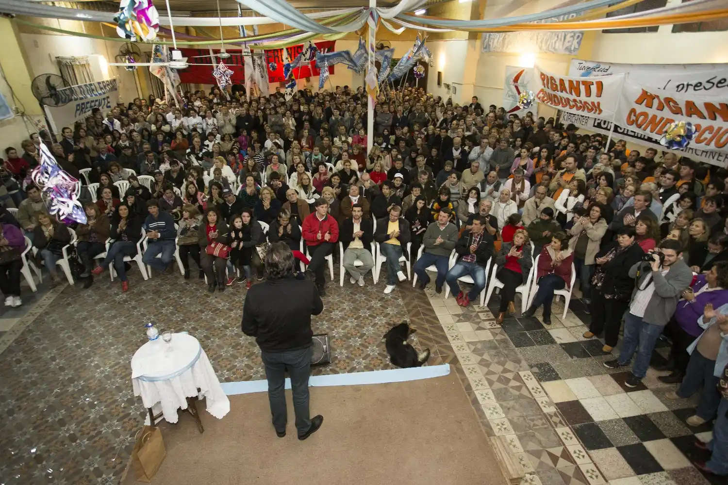 Guastavino convocó al "puerta a puerta"