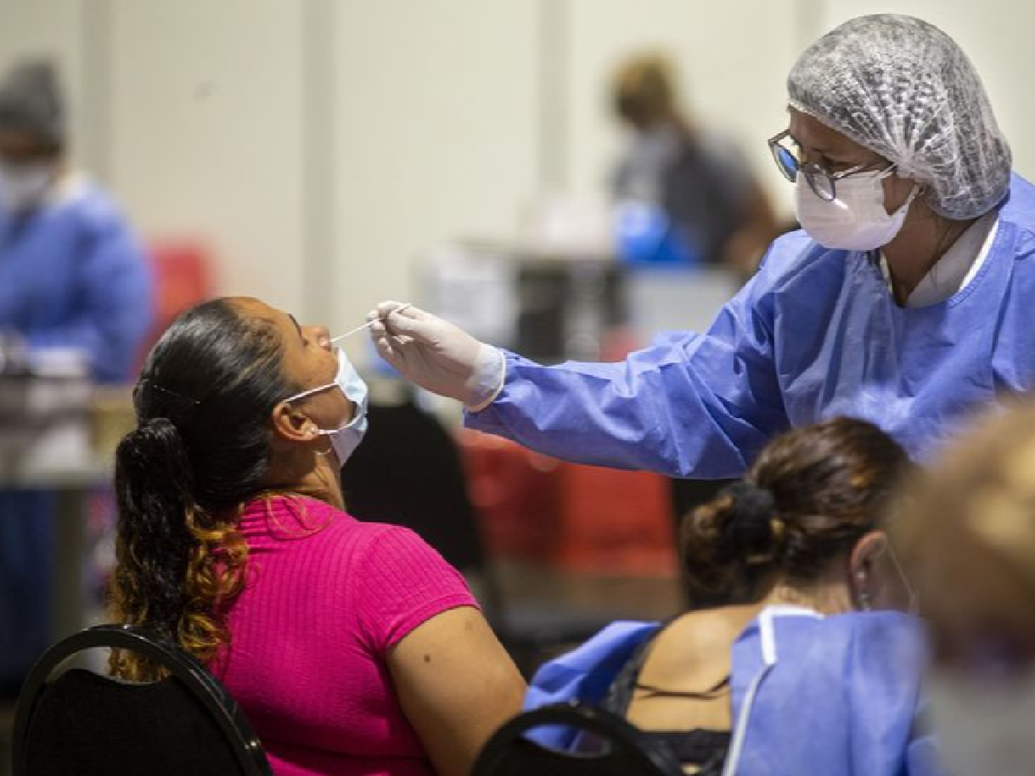 Tercera semana seguida de descenso en los casos de coronavirus en el país