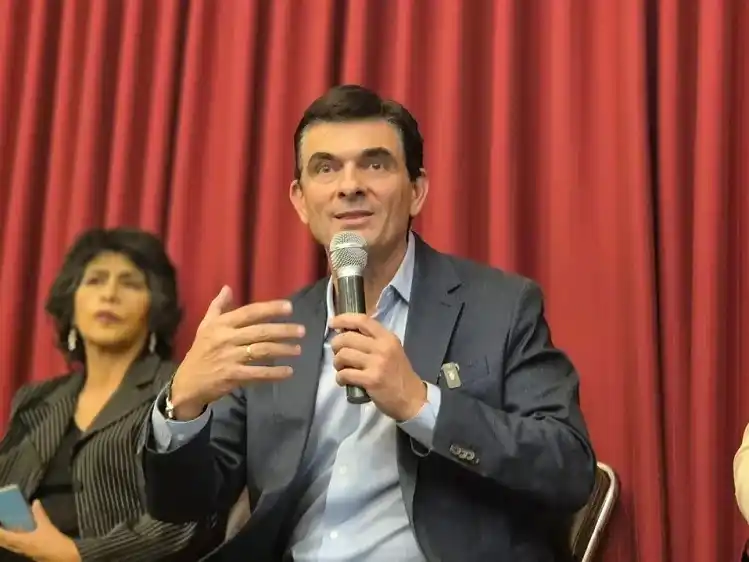 Rodrigo Paz Pereira.