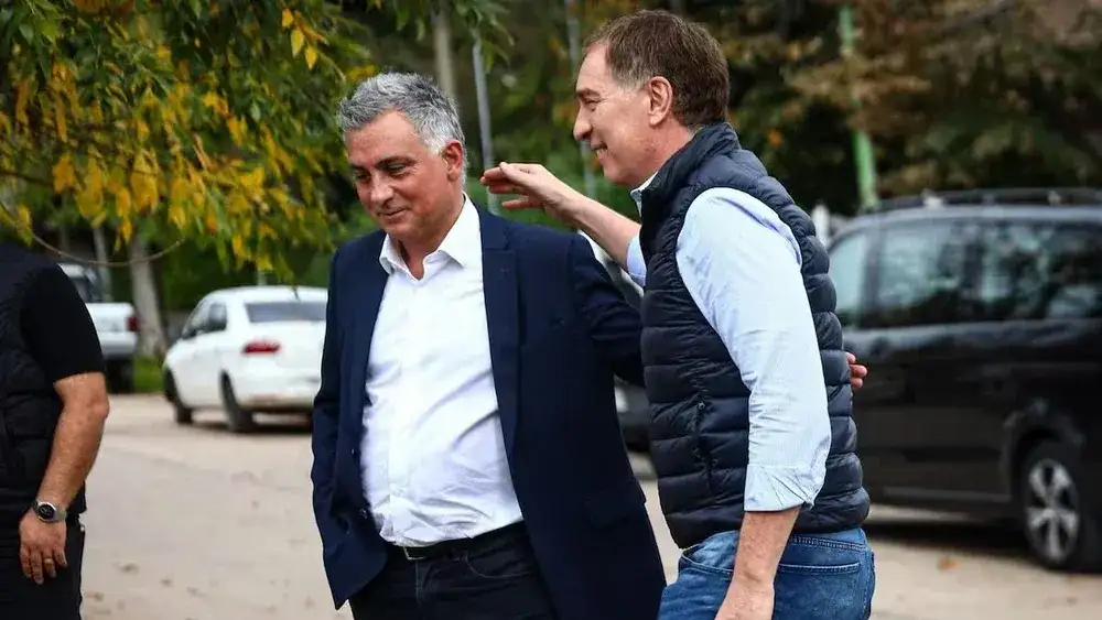 Sebastián Pareja y Diego Santilli, dos de los hombres de La Libertad Avanza que participarán del Cabildo Abierto.