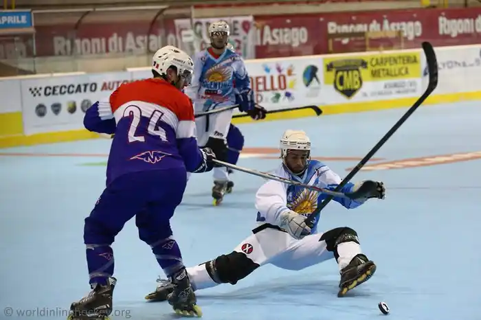 Cristian Guzmán con la camiseta de la Selección Argentina (Foto: FIH)