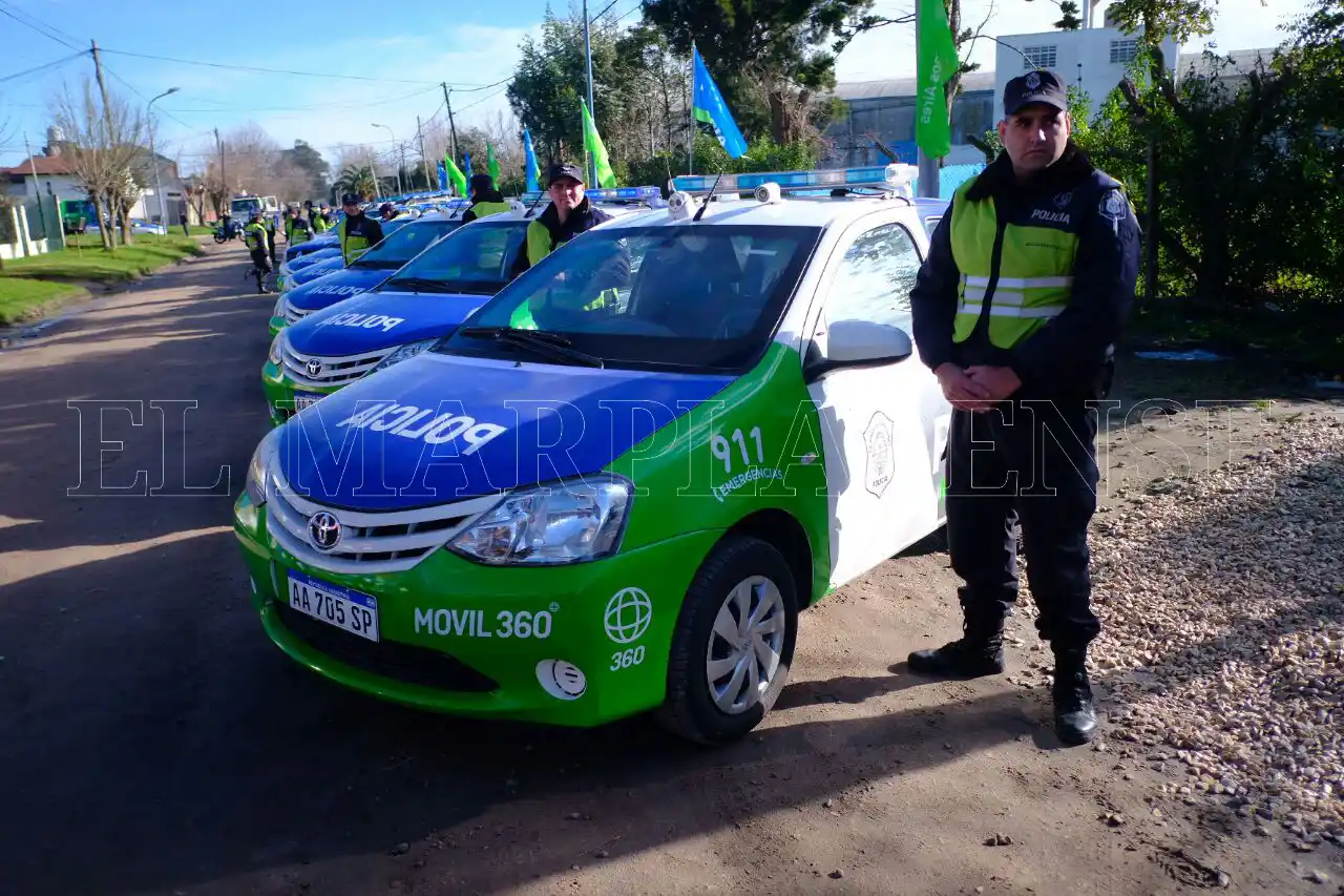 Ritondo inauguró una planta verificadora vehicular y entregó nuevos móviles