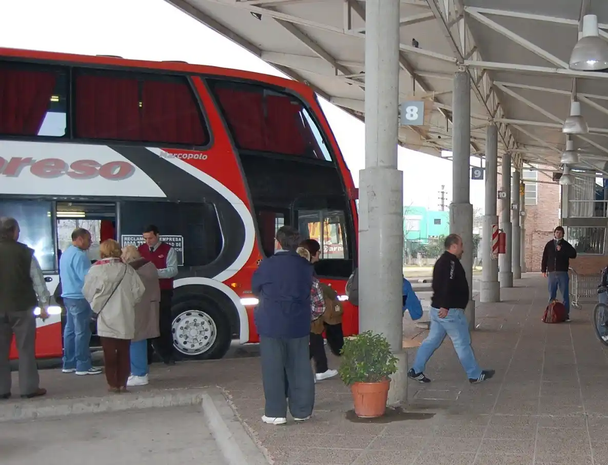 Estudian el regreso del transporte interurbano: qué medidas y qué distancias cubrirán