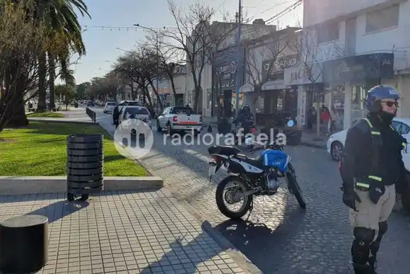 Accidente en pleno microcentro rafaelino: un auto impactó de atrás a otro