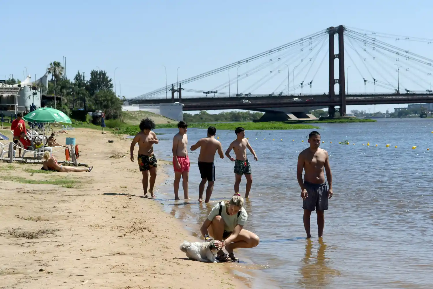 Extienden hasta fines de marzo la temporada de playa en la ciudad de Santa Fe