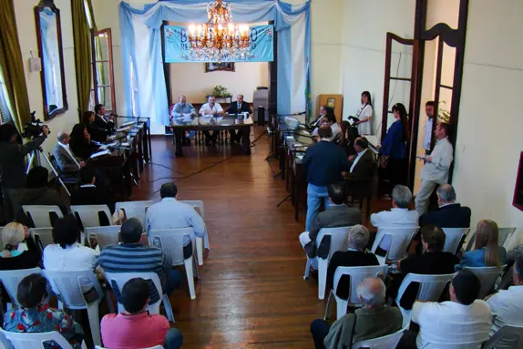 Exaltación de la Cruz: Buscan regular el gasto en publicidad oficial
