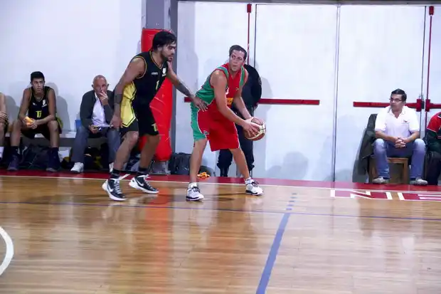 Zaninetti derrotó a Neptunia por la liga provincial