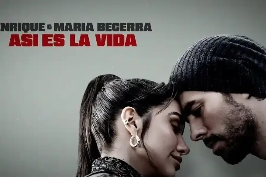 Enrique Iglesias regresa a escena con María Becerra en “Así Es La Vida”