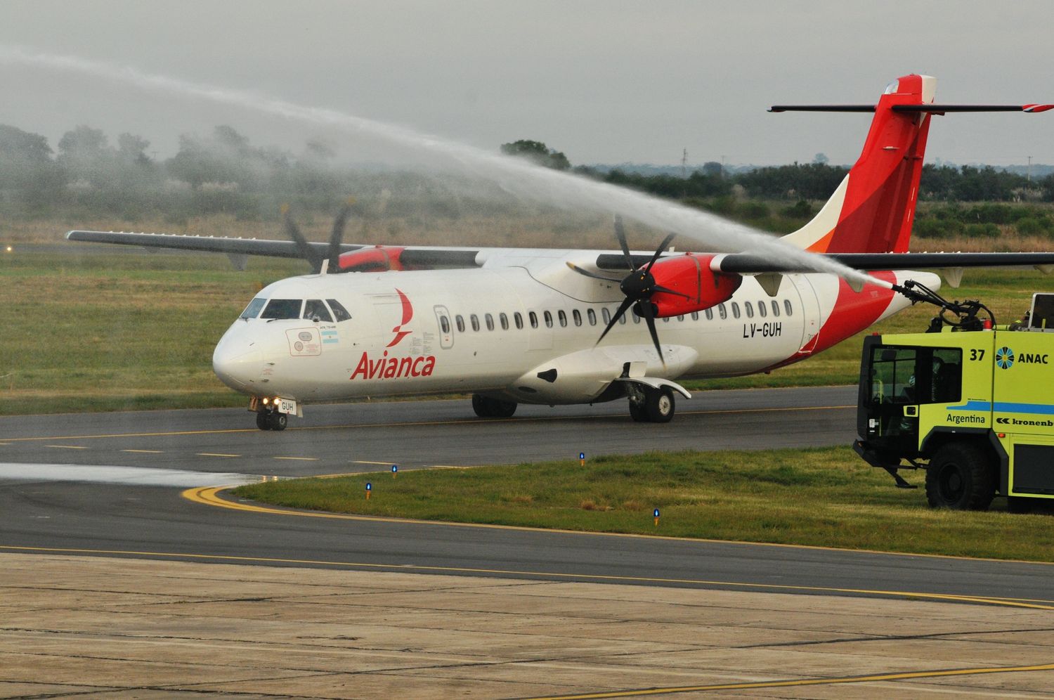 Avianca ya opera en Santa Fe y crece la expectativa