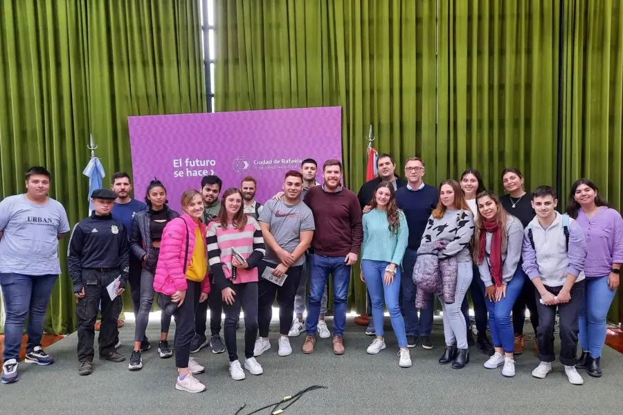 Más jóvenes ingresan este mes en empresas de la ciudad