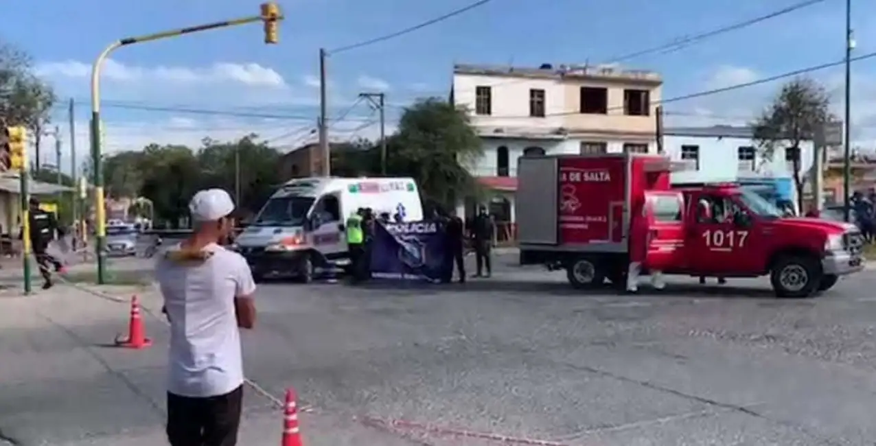 Tragedia: una nena cayó de un auto en movimiento y murió atropellada