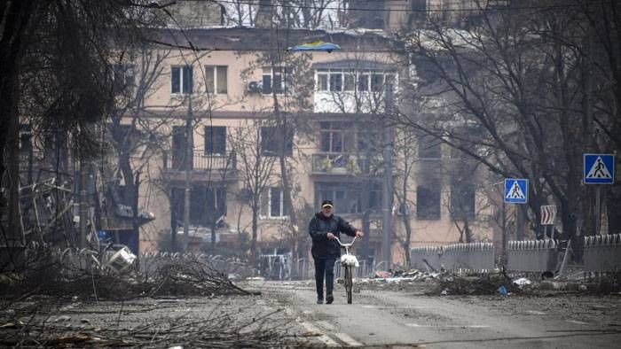 Soldados ucranianos resisten en el último reducto que les queda en Mariupol