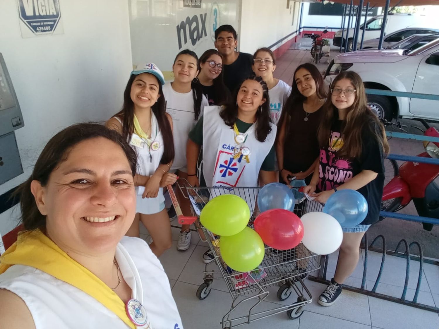 La solidaridad puesta de manifiesto por parte de las cáritas y la ciudad.