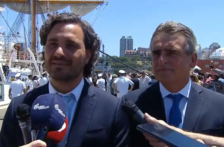 Cafiero y Rossi recordaron a los  marinos del ARA San Juan en el recibimiento a la Fragata