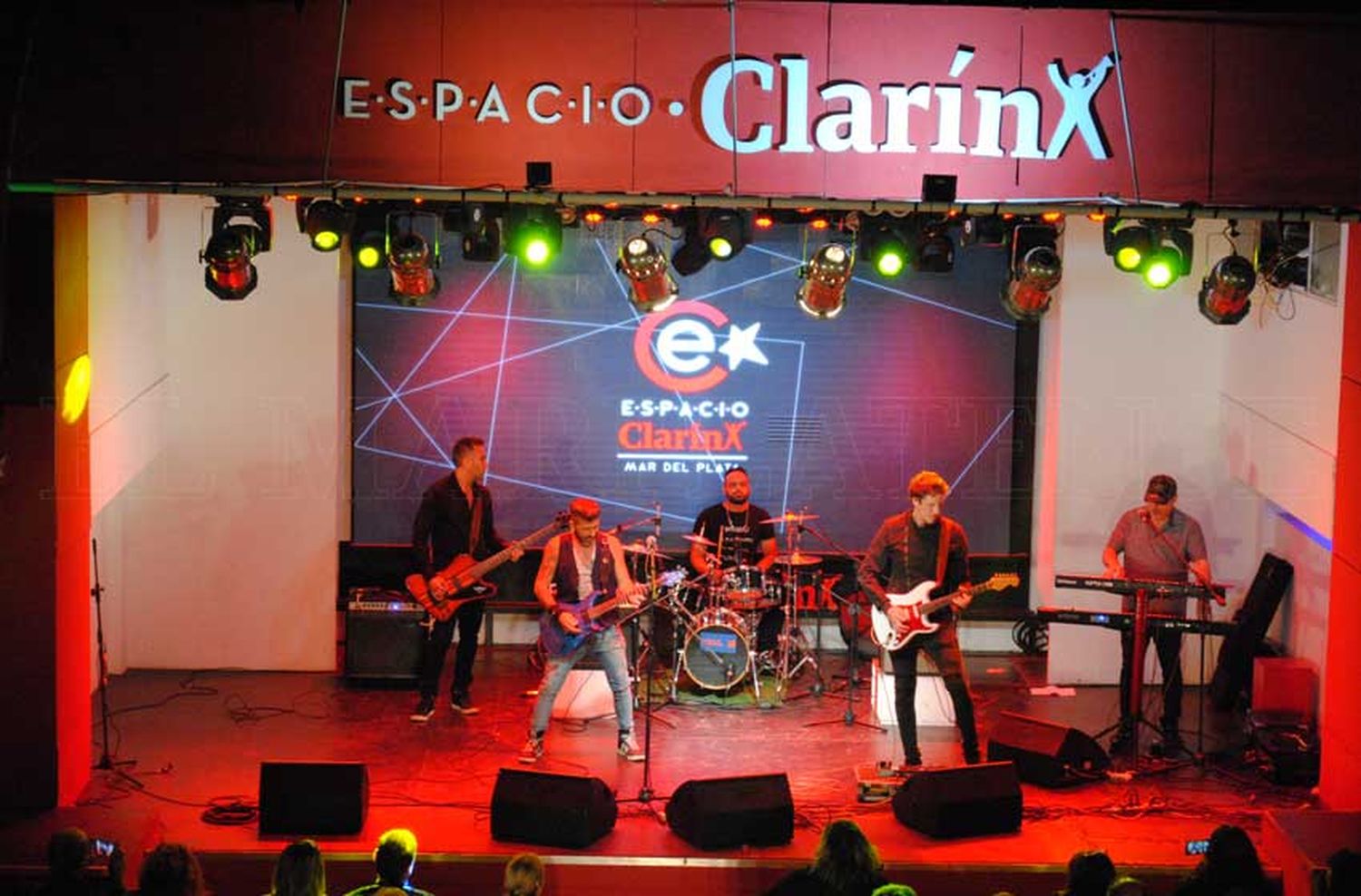 El rock brilló en el último sábado de la temporada en Espacio Clarín