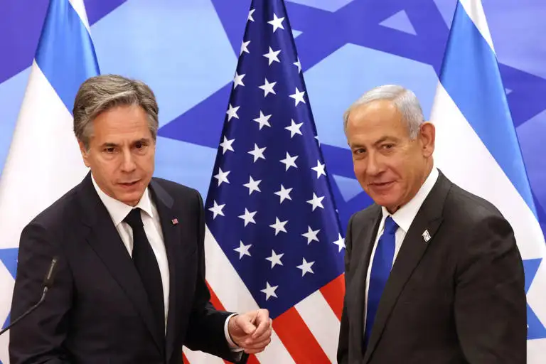 Antony Blinken, junto al primer ministro de Israel, Benjamin Netanyahu.