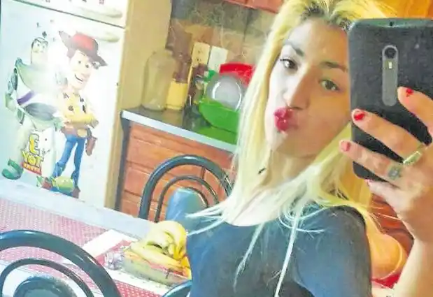 Macri le pagó la fiesta de 15 a “la niña del basural”, pero su madre igual lo critica
