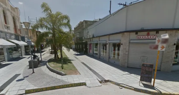 En pleno centro de la ciudad, un hombre herido de arma blanca