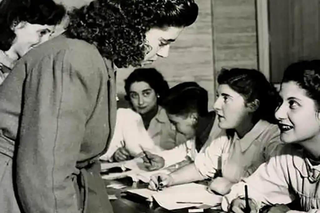 Hace 74 años las mujeres votaban por primera vez