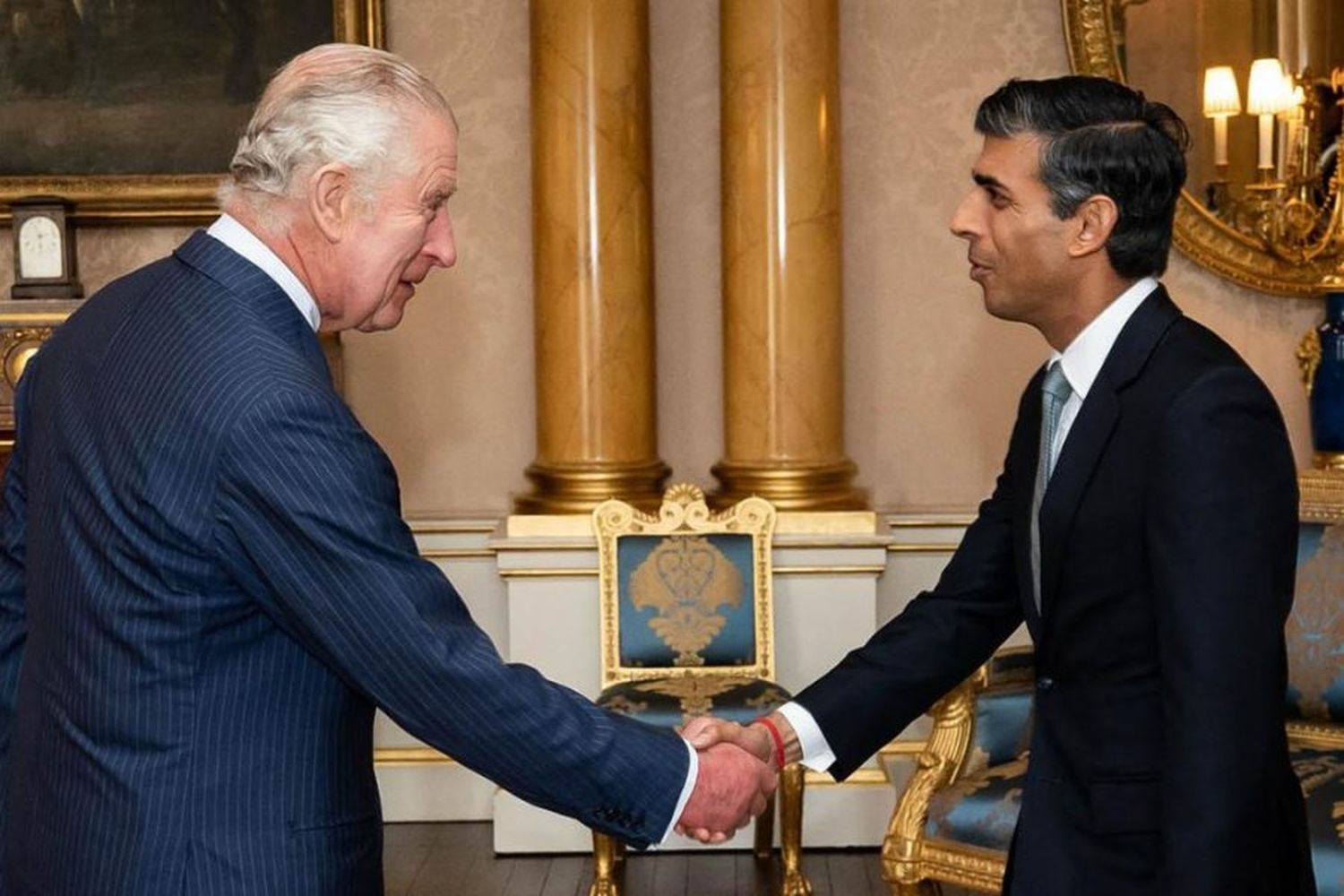 Rishi Sunak fue nombrado primer ministro británico por el rey Carlos III