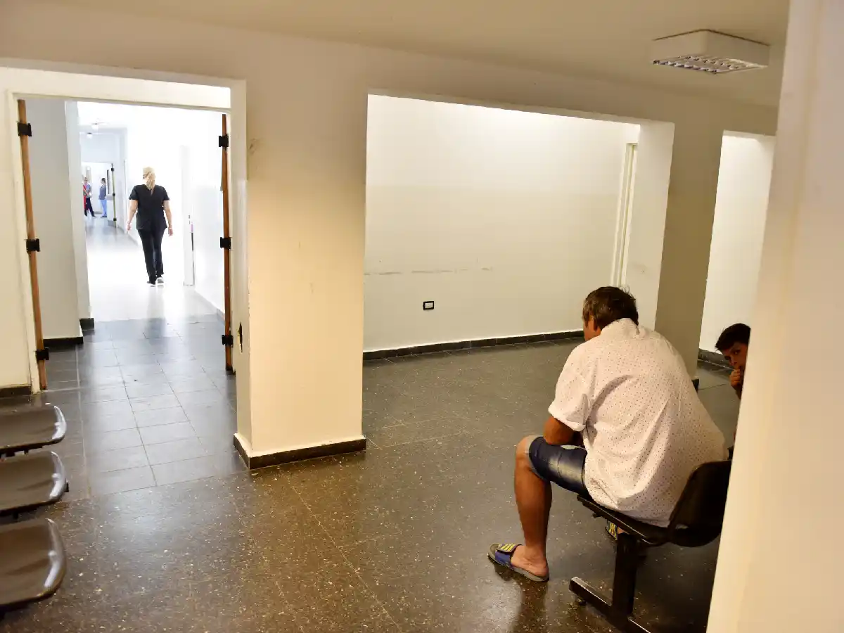 Hospital Iturraspe: roban computadora a médico mientras atendía una emergencia 