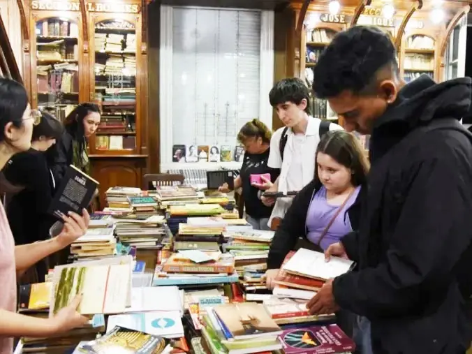 Se celebrará La Noche de las Librerías con figuras destacadas de la literatura y el periodismo
