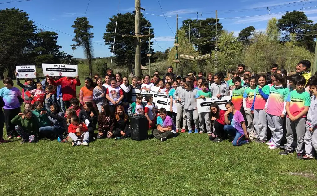 Los ganadores concurso del literario “El árbol y yo” disfrutaron de  una jornada de juegos
