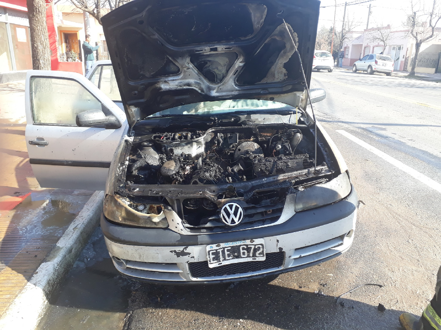 Se incendió un vehículo en La Francia