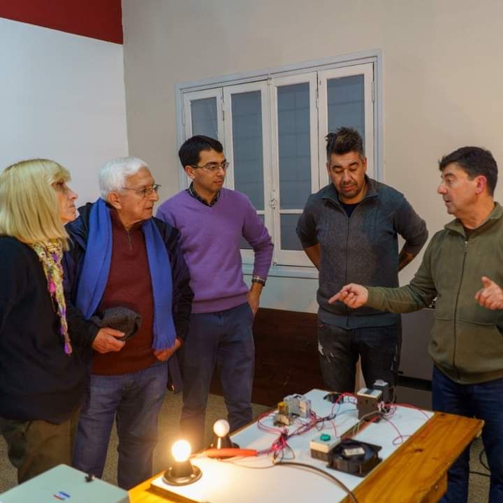Firmat entrega certificados electricidad domiciliaria
