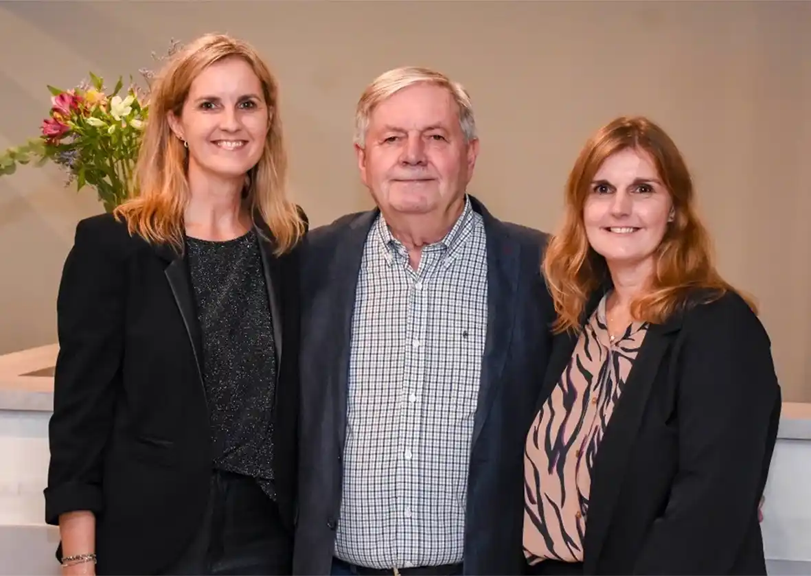 Alejandra, Oscar y Mariela Lindt
