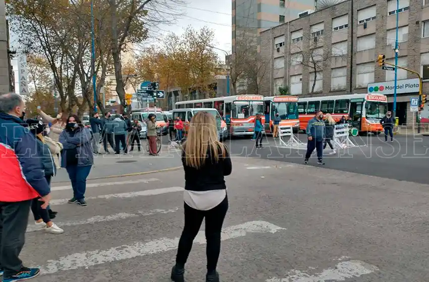 Kioscos escolares acompañaron el reclamo de transportistas: "No podemos seguir de esta manera"