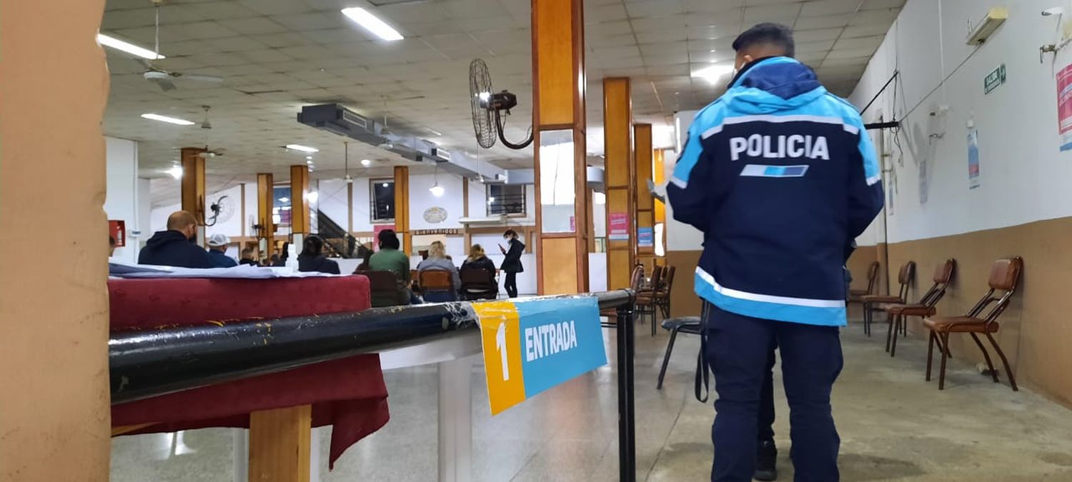 Más de 100 policías ya fueron vacunados contra el coronavirus en San Pedro