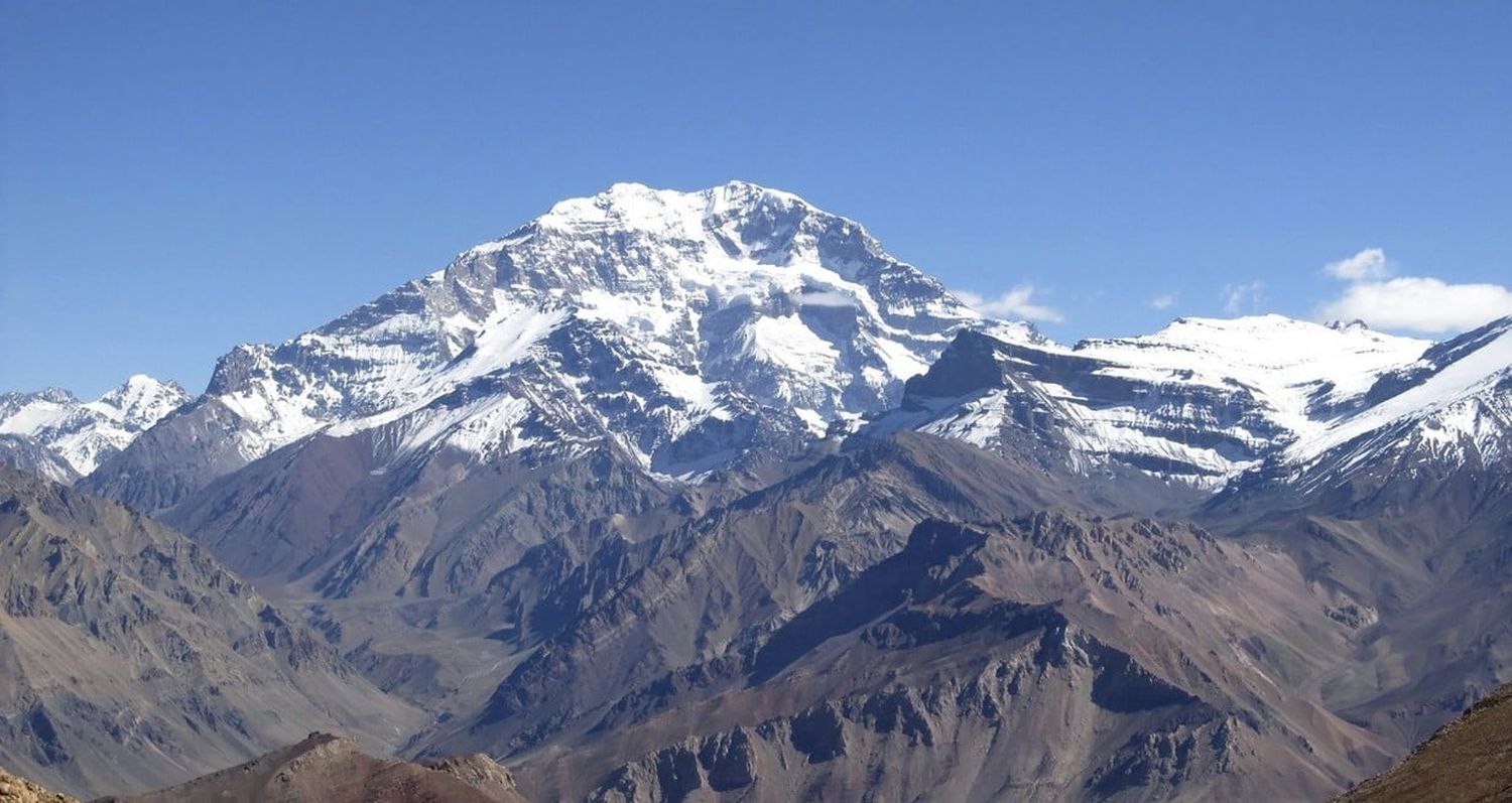 Un canadiense sufrió graves heridas tras una caer del cerro Aconcagua