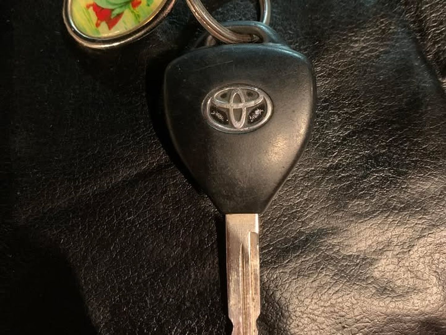 Hallaron llave de auto Toyota