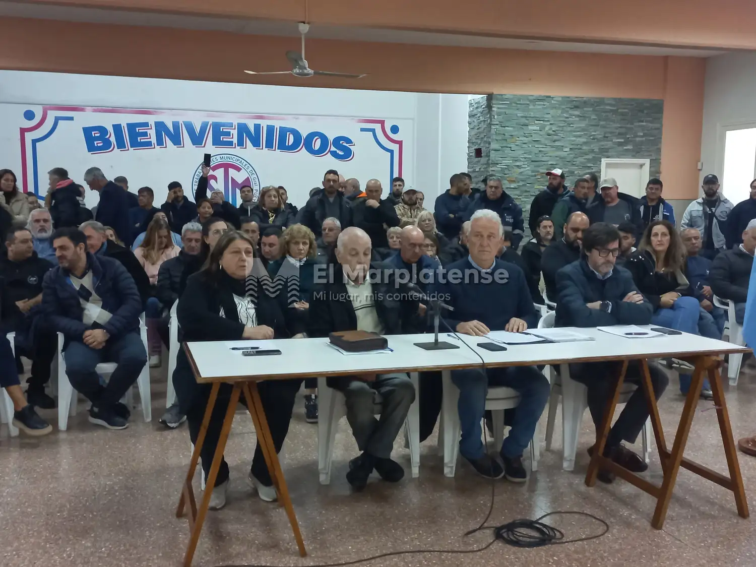 A través de una conferencia de prensa, el secretario general denunció un "vaciamiento de las dependencias".