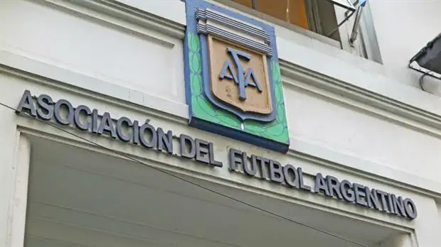 Clubes de Primera no contratarán jugadores libres por deudas de AFA