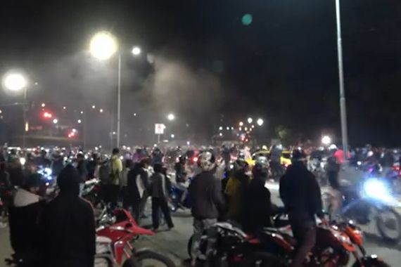 Otra madrugada de caos por las motos y la escalada de violencia urbana