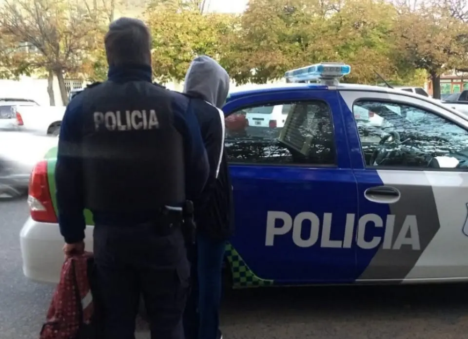 El joven golpeado en la cabeza con un hierro sigue internado