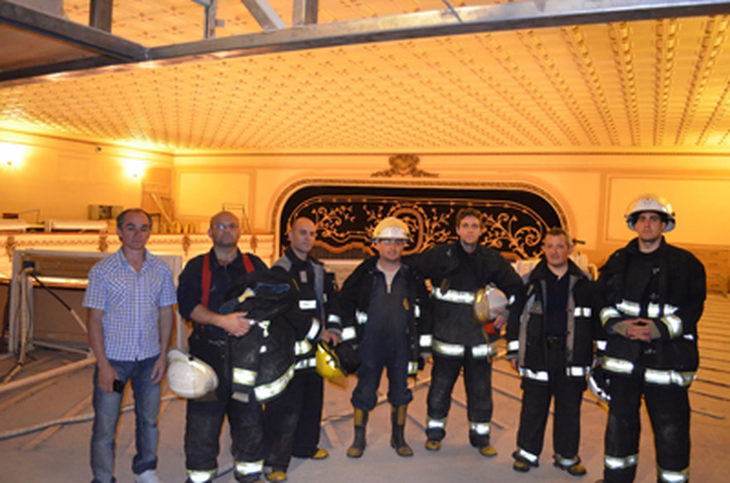 El Teatro Gualeguaychú recibió a los Bomberos