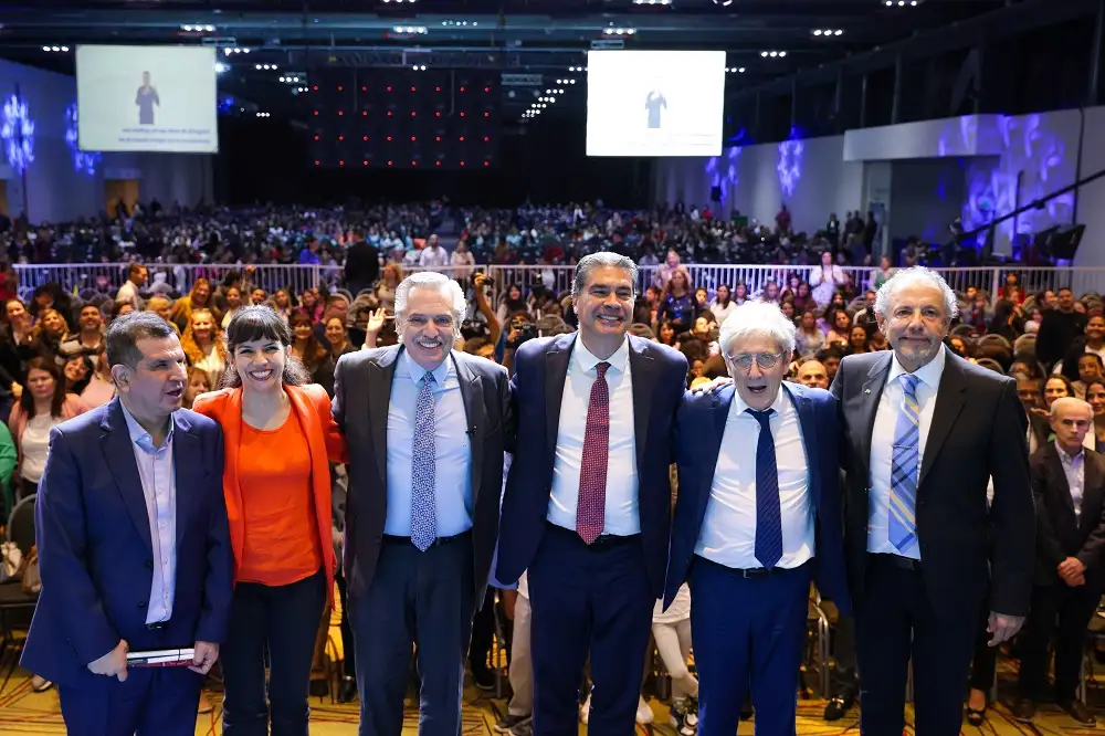 El Presidente, junto al gobernador Jorge Capitanich, encabezó actividades ayer en Chaco.
