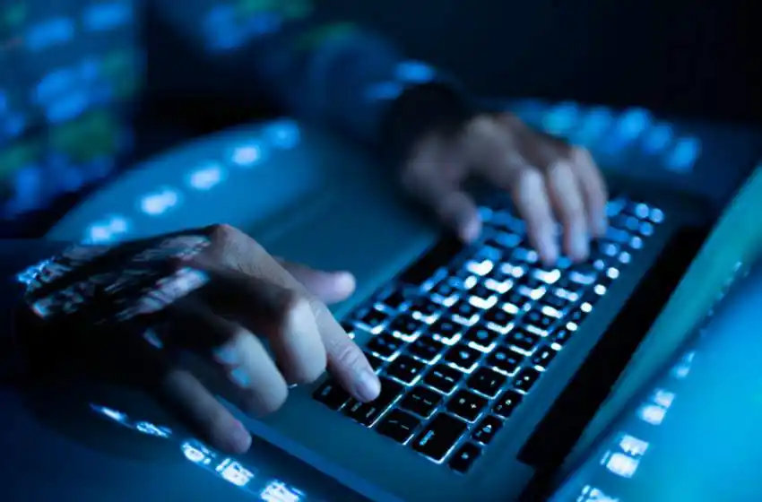 Analizan crear una empresa estatal para producir software