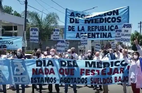 Estremecedoras imágenes de la protesta nacional por el Día del Médico