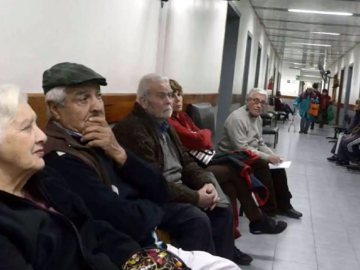 Las clínicas que den turnos a afiliados de PAMI con más de 30 días de demora serán multadas