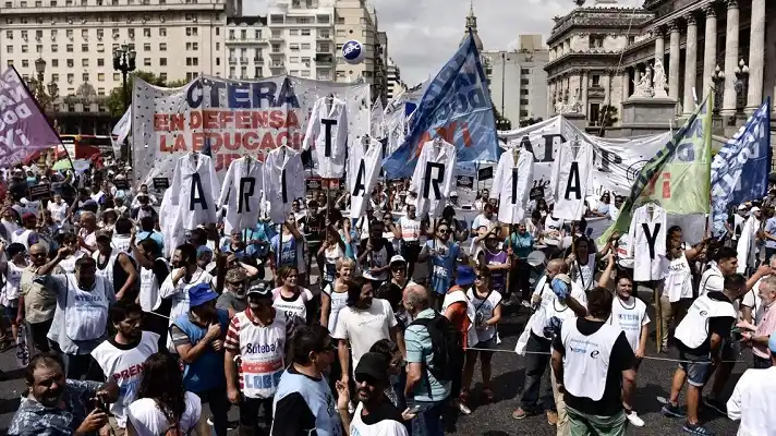Sin acuerdo: Docentes rechazaron la oferta y adelantaron más paros